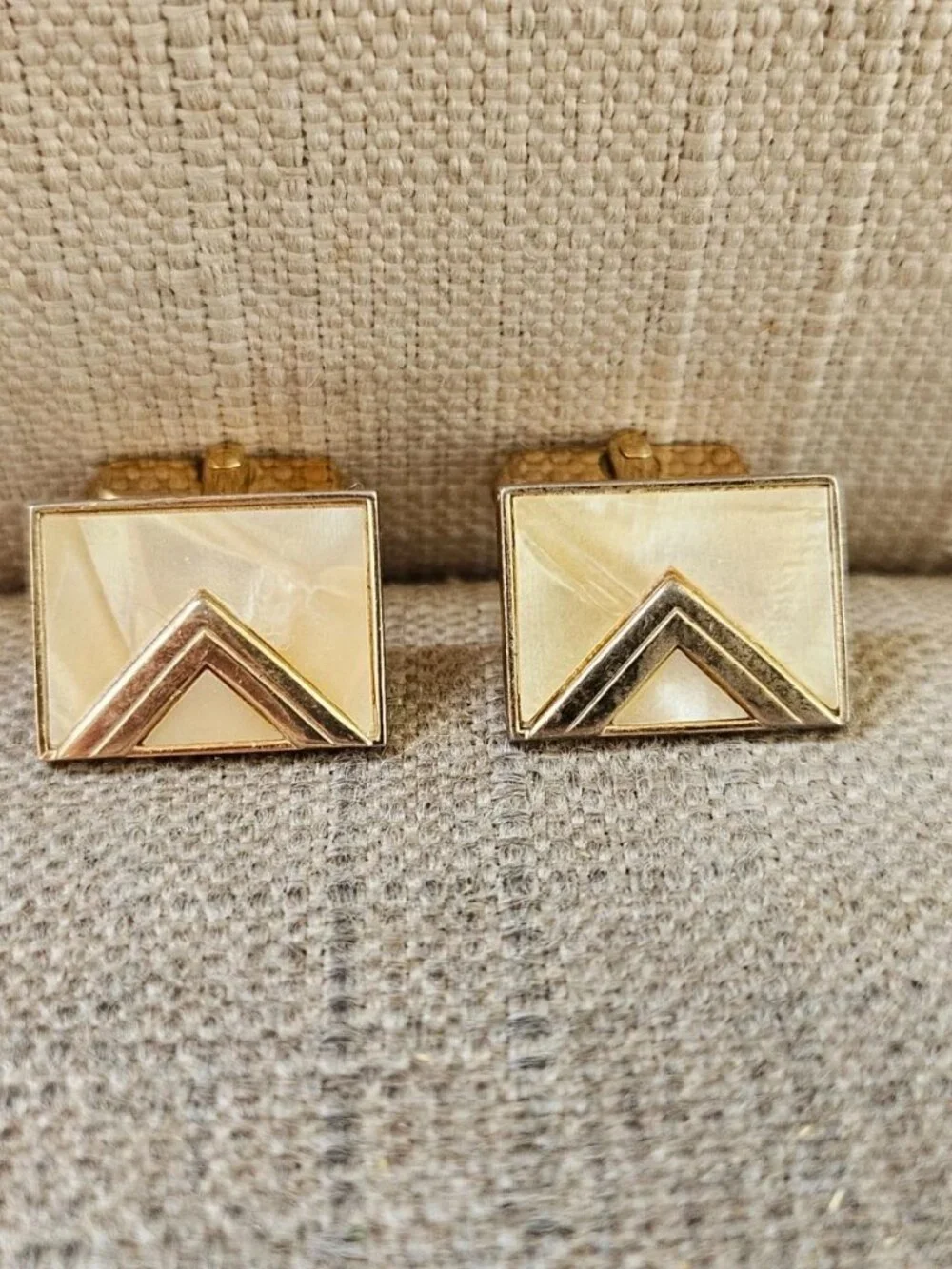 Vintage Swank Men Cufflinks Mother of Pearl Face Gold Tone Men Jewelry Cuff link